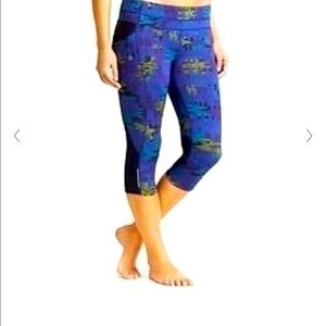 ATHLETA BE FREE camo Capri leggings
